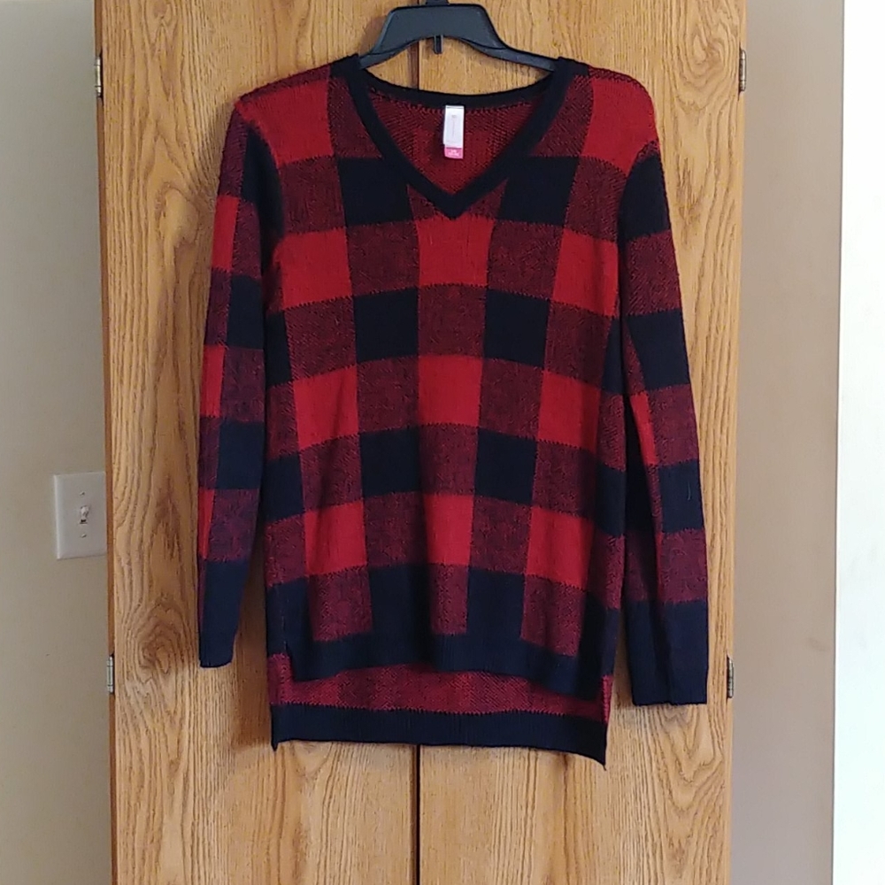 NWOT Black and red sweater